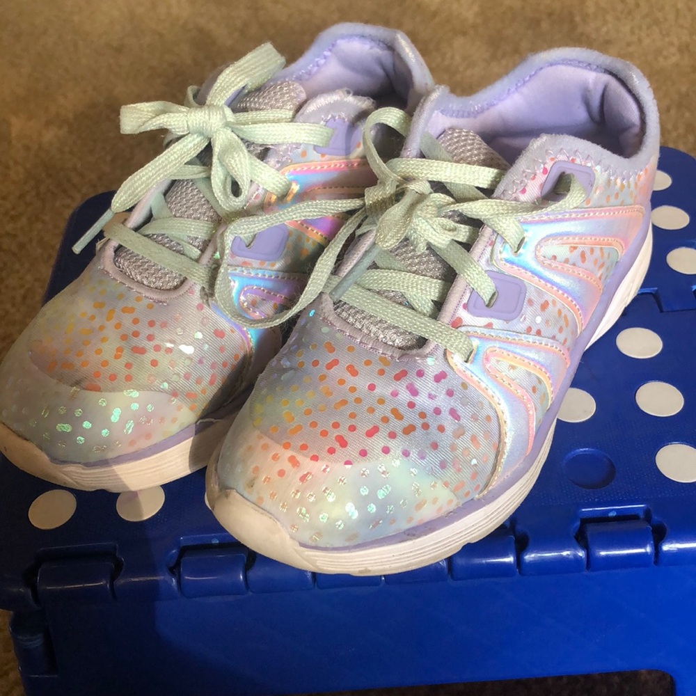 Lilac tennis shoes